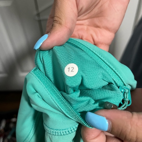 Size 12 cyan lululemon speed ups - Picture 3 of 3